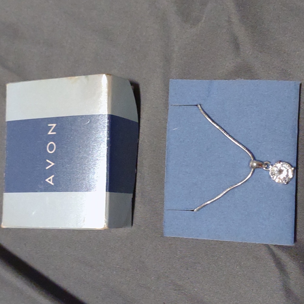 Avon jewelry | Silver Solitaire cz necklace